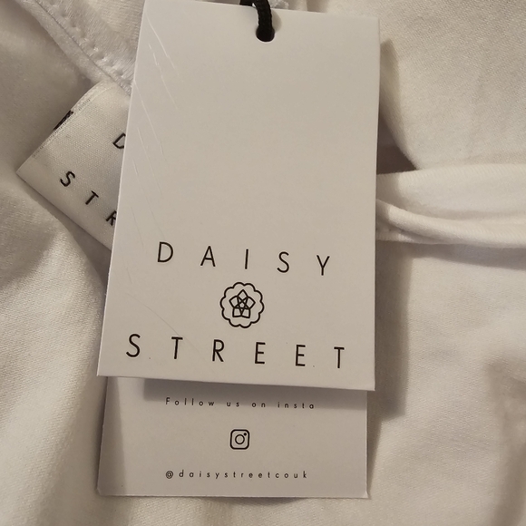 White and Yellow Daisy Street Women's Daisy Trim Cami Top - Picture 4 of 9